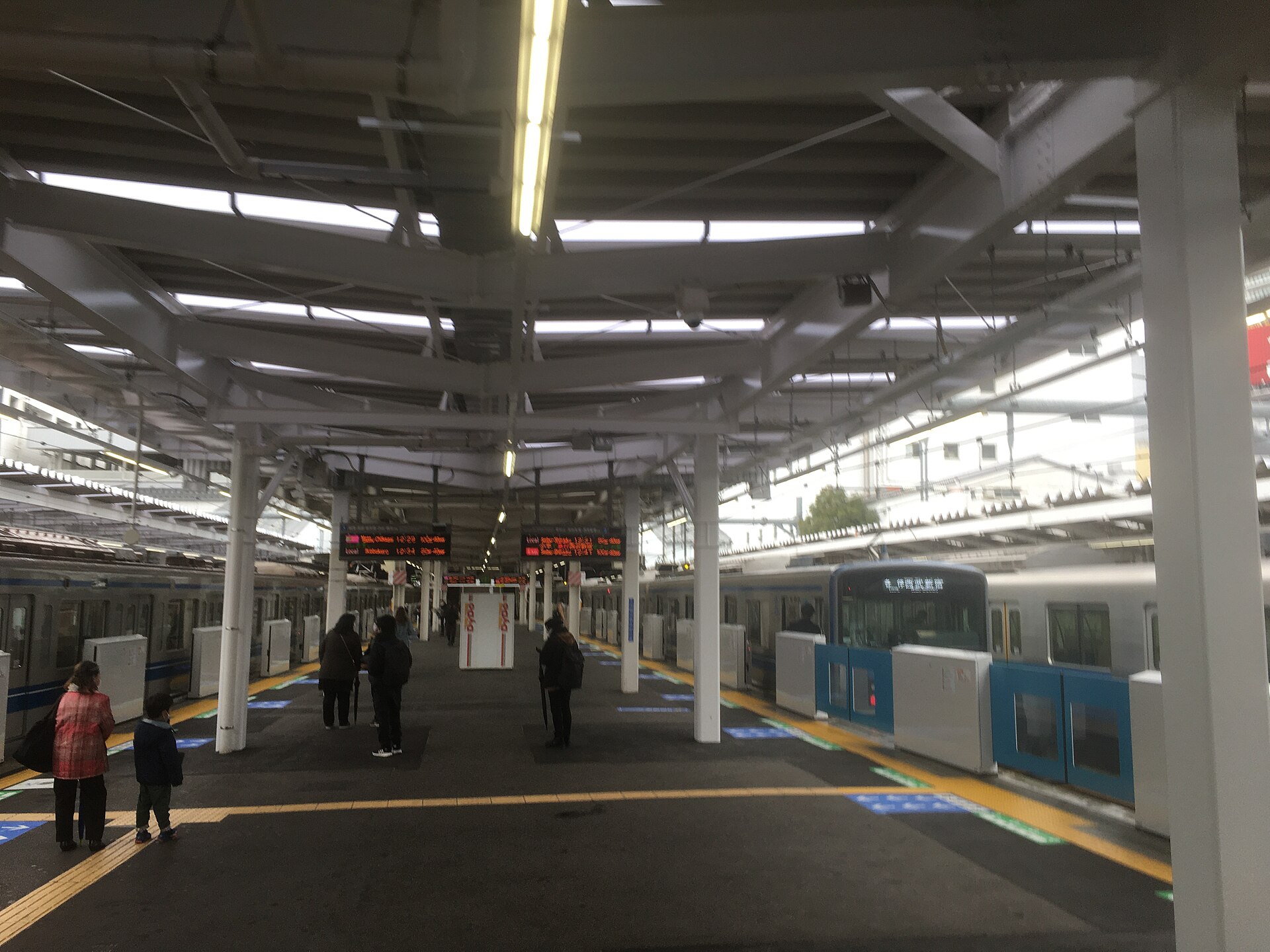所沢駅のホーム